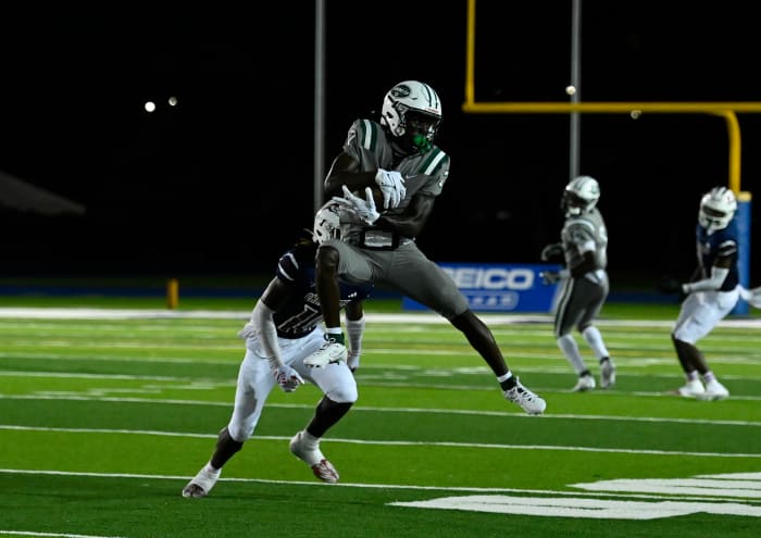 Chaminade-Madonna vs Miami Central Football - Robson Lopes - 08-26-20231031